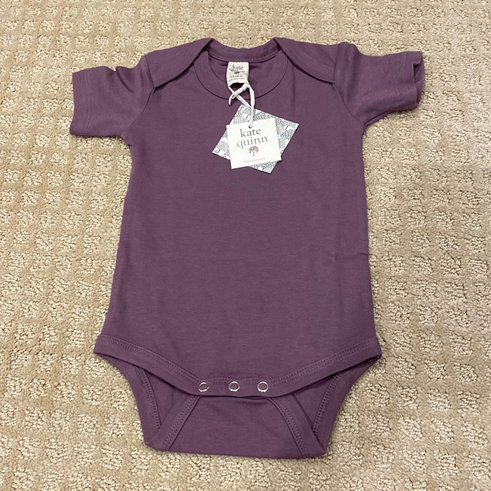Kate quinn 12-18 months short sleeved onesie